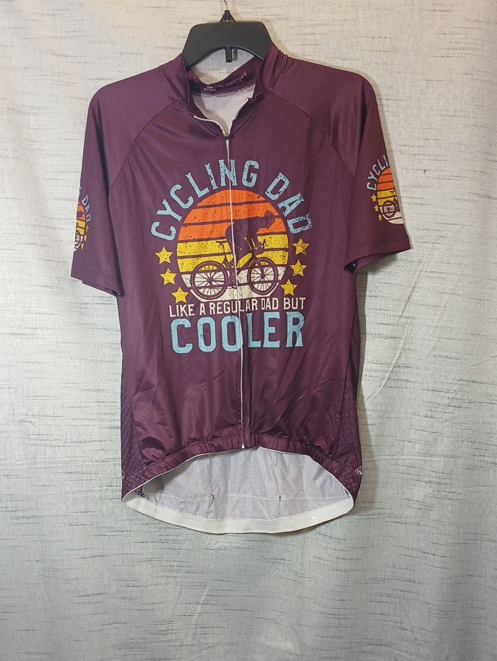 Cycling Dad Graphic Bike Jersey in Plum_ Maroon  with Retro Sun Sz L NWT
